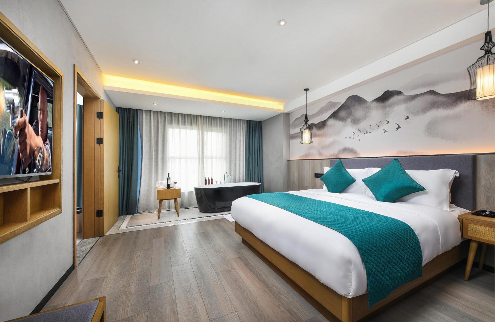 Mehood Lestie International Hotel Nancun Wanbo Metro Station Branch - Free Shuttle Bus To Canton Fair Complex During Canton Fair Period & Free Breakfast & Free Afternoon Tea & Free Midnight Snack & Free Vpn Internet Access Eksteriør bilde