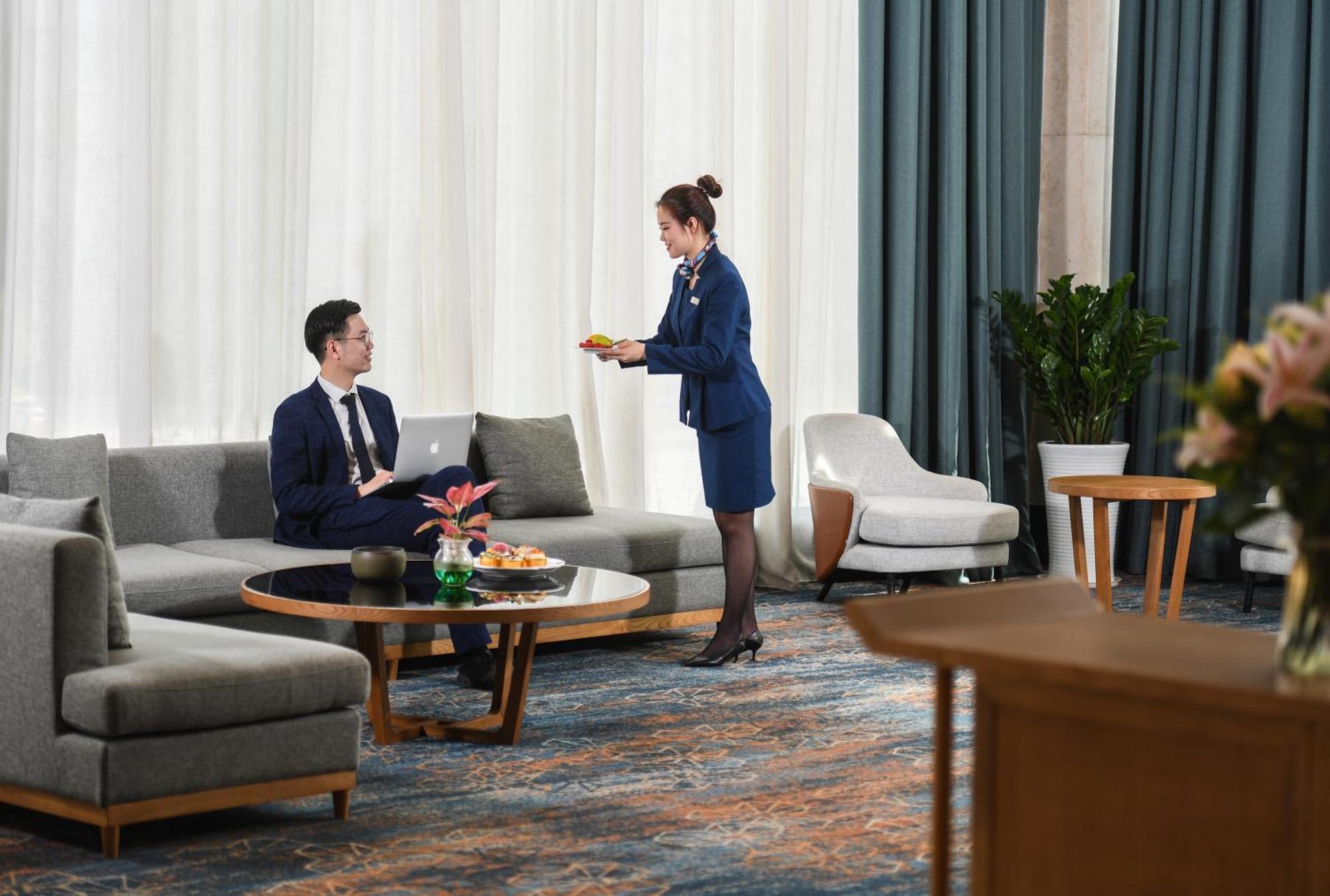 Mehood Lestie International Hotel Nancun Wanbo Metro Station Branch - Free Shuttle Bus To Canton Fair Complex During Canton Fair Period & Free Breakfast & Free Afternoon Tea & Free Midnight Snack & Free Vpn Internet Access Eksteriør bilde